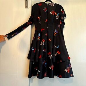 Very pretty dress, very good condition
